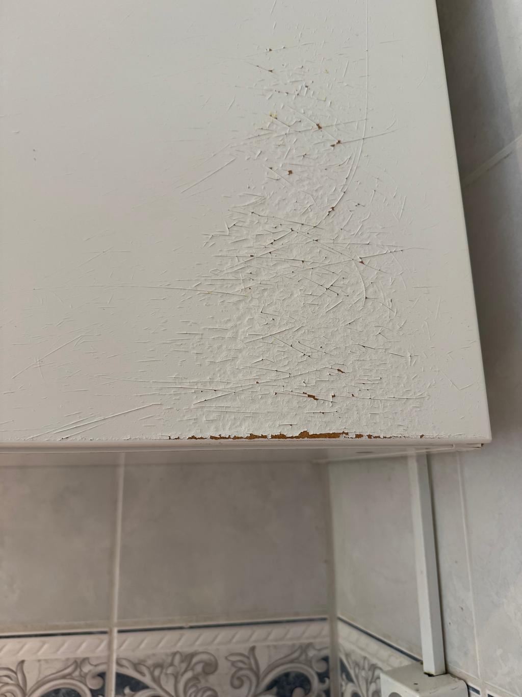 keukenkast-met-krassen-en-vocht-2.jpg