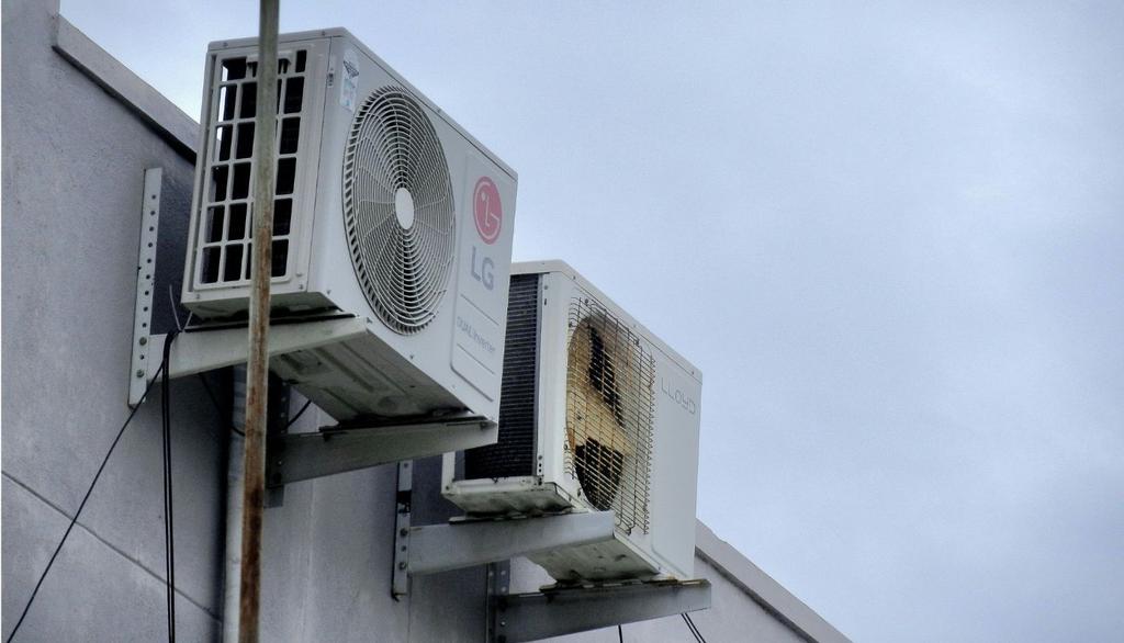 airco-buitendeel-laten-spuiten.jpg