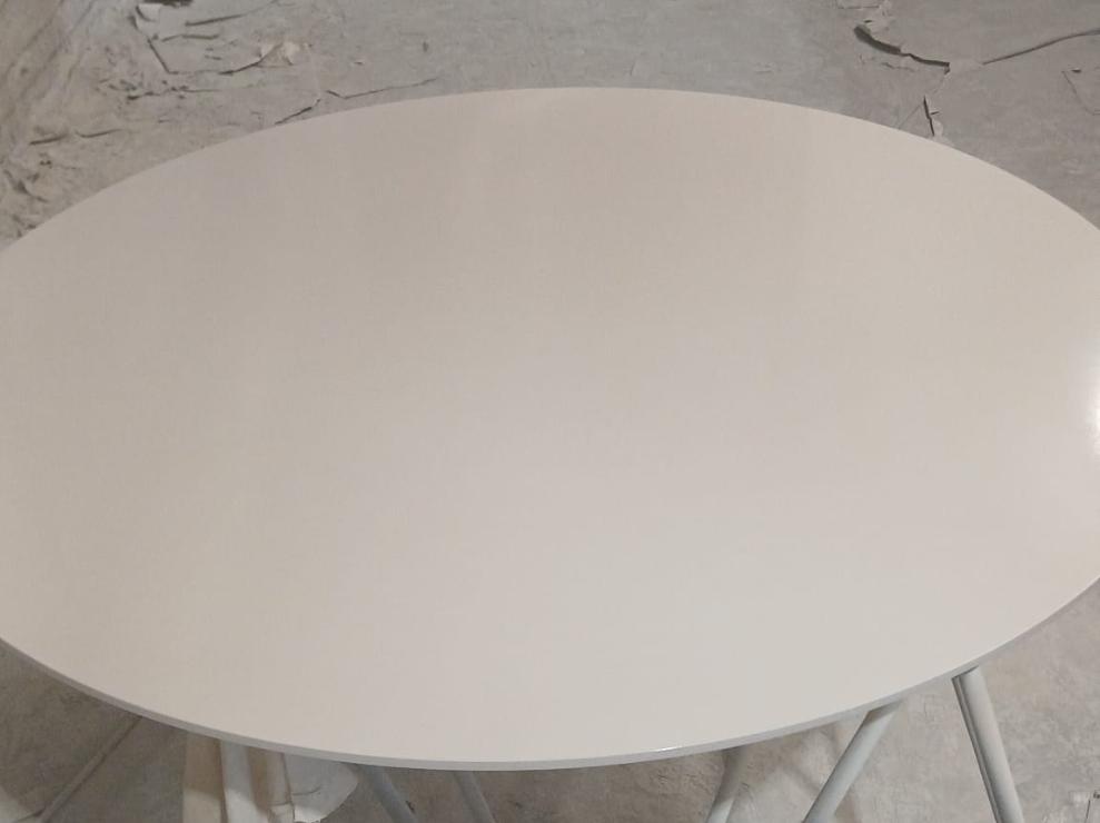 tafel-beige-laten-spuiten-spuitwerkonline.png