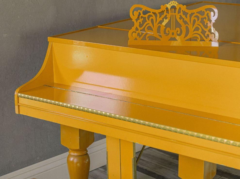 piano-geel-laten-spuiten-spuitwerkonline.jpg