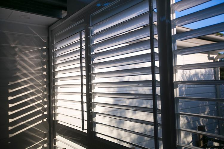 shutters-wit.jpg