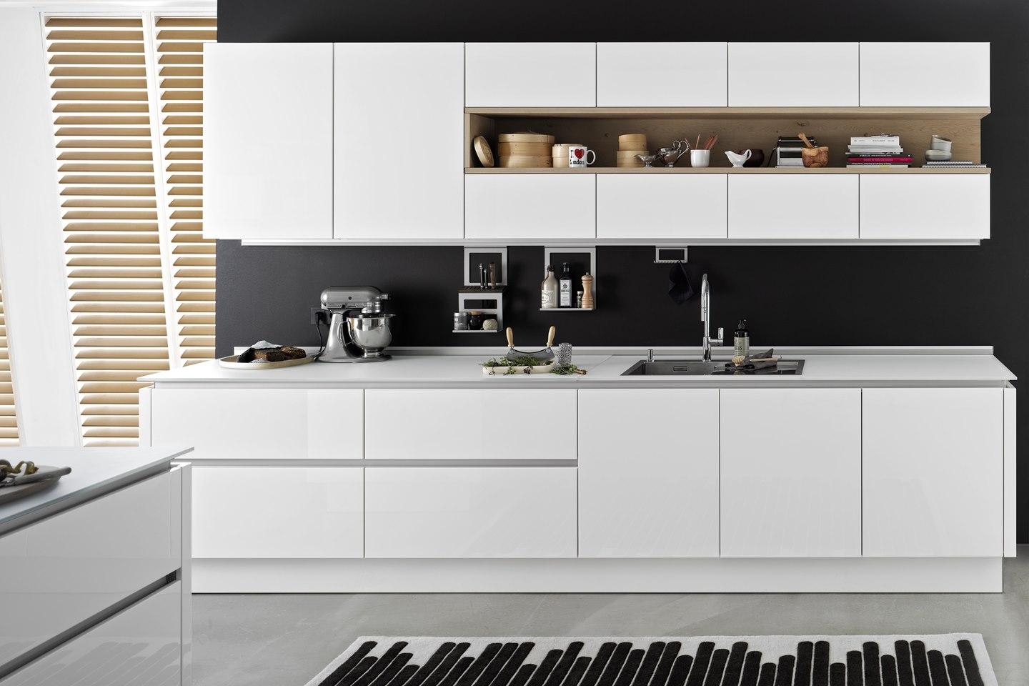 Keuken wit spuiten 