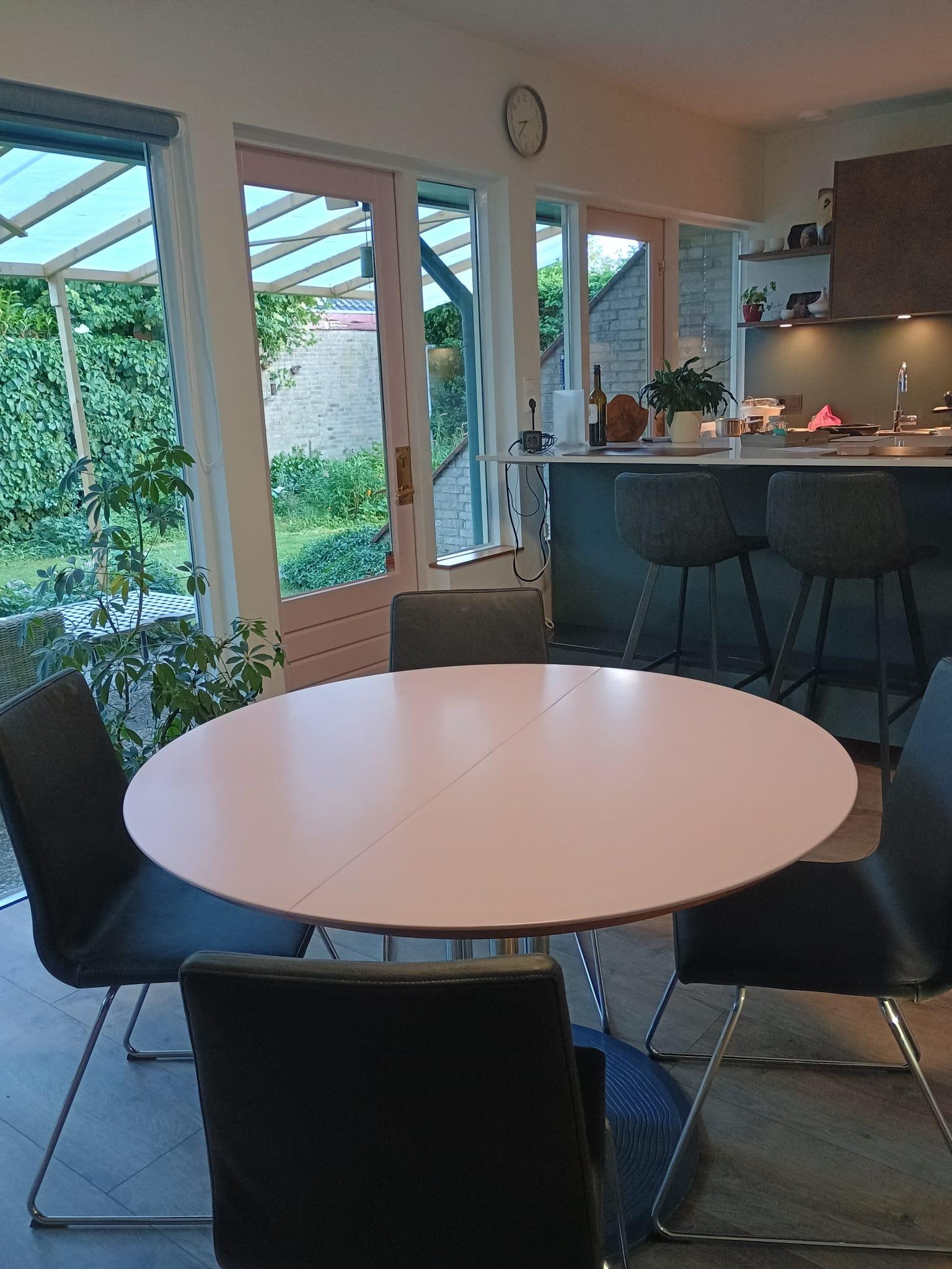 tafel-laten-spuiten-spuitwerkonline.jpg