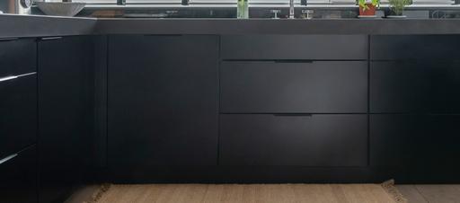 6380dcfe4e193_Keuken zwart gespoten.jpg