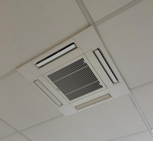 plafond-airco-laten-spuiten-spuitwerkonline.png