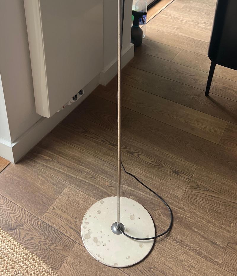 beschadigde-lampvoet.jpeg