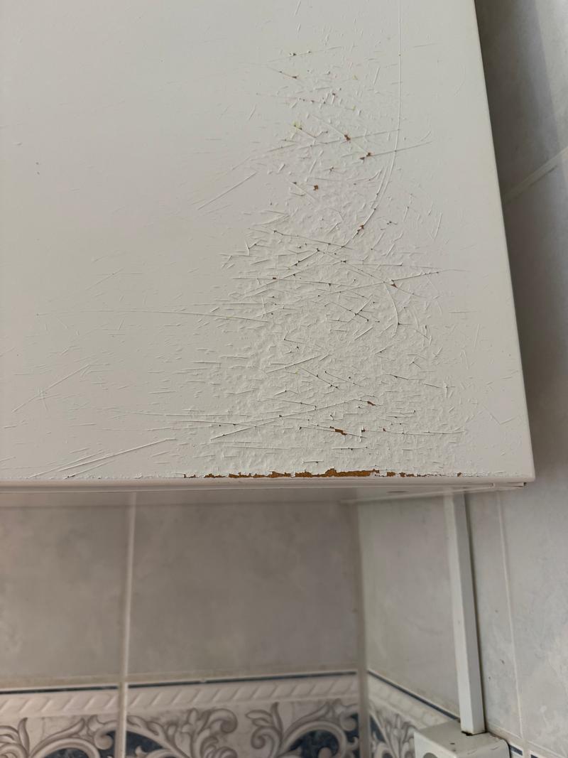 keukenkast-met-krassen-en-vocht-2.jpg